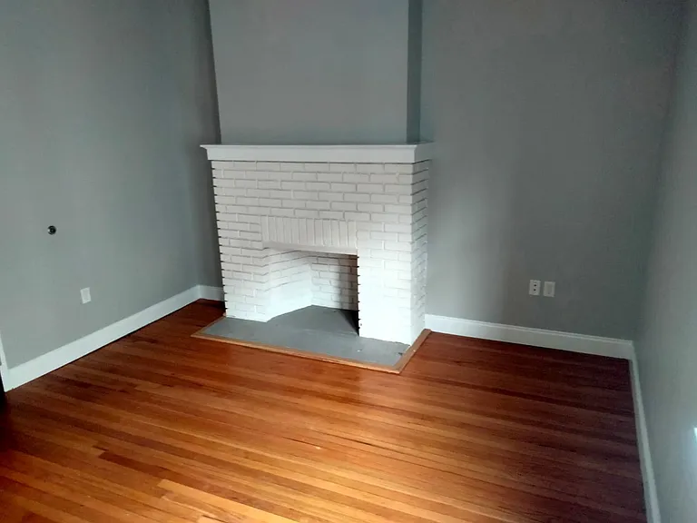 Farmington Avenue Apartments — Photo 51