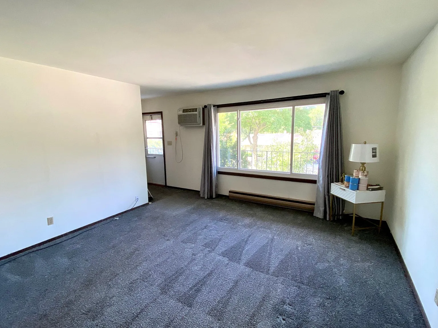 1 bed, 810 sqft, $995 — Photo 3