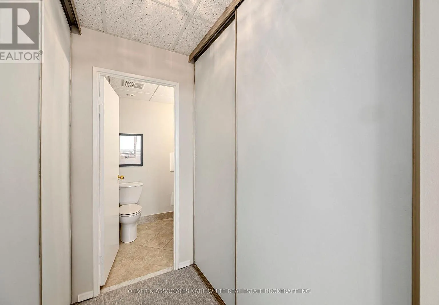 389 Dundas Street London — Photo 2