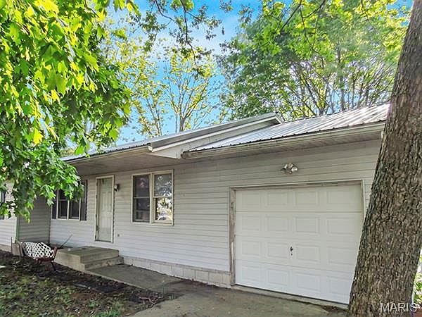 22662 S Centennial Rd, Jerseyville, IL 62052 | Zillow