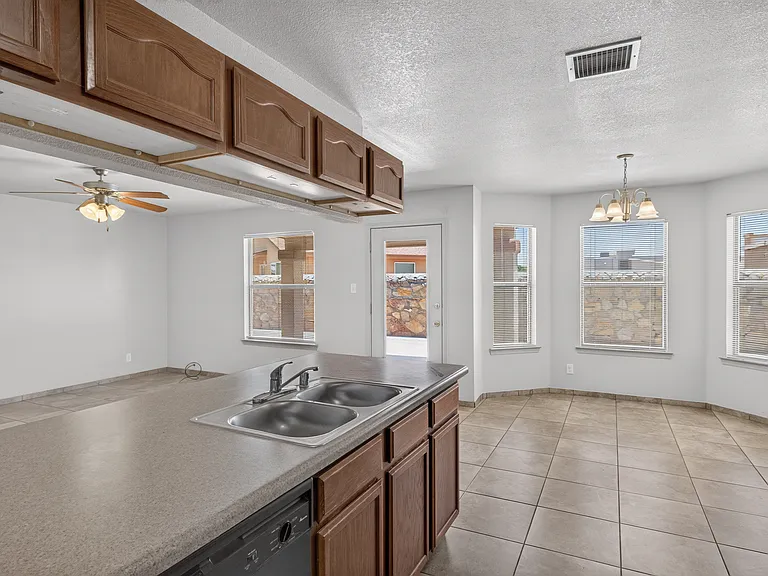 608 Cactus Creek Pl — Photo 10