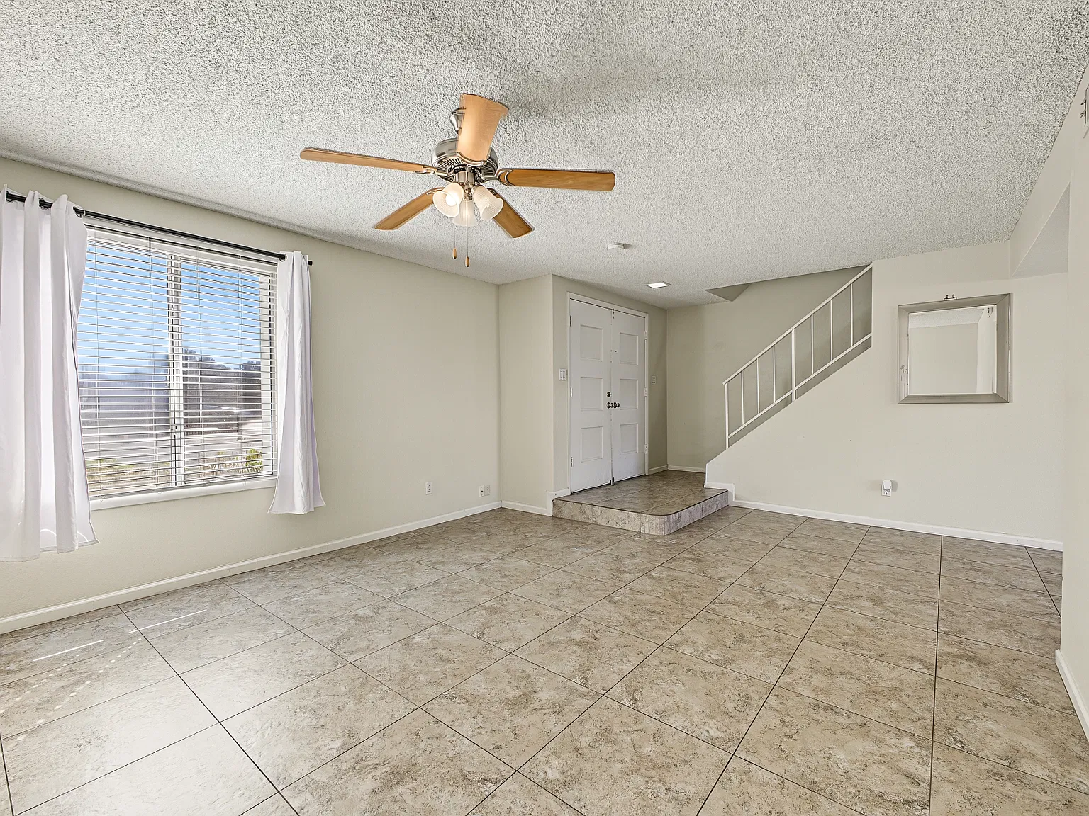 8344 E Chaparral Rd — Photo 2