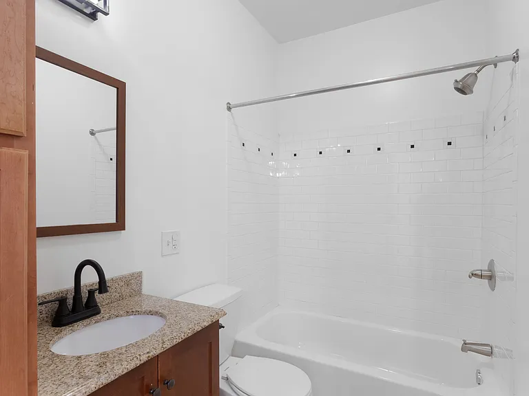 2014 W Superior St #1 — Photo 6