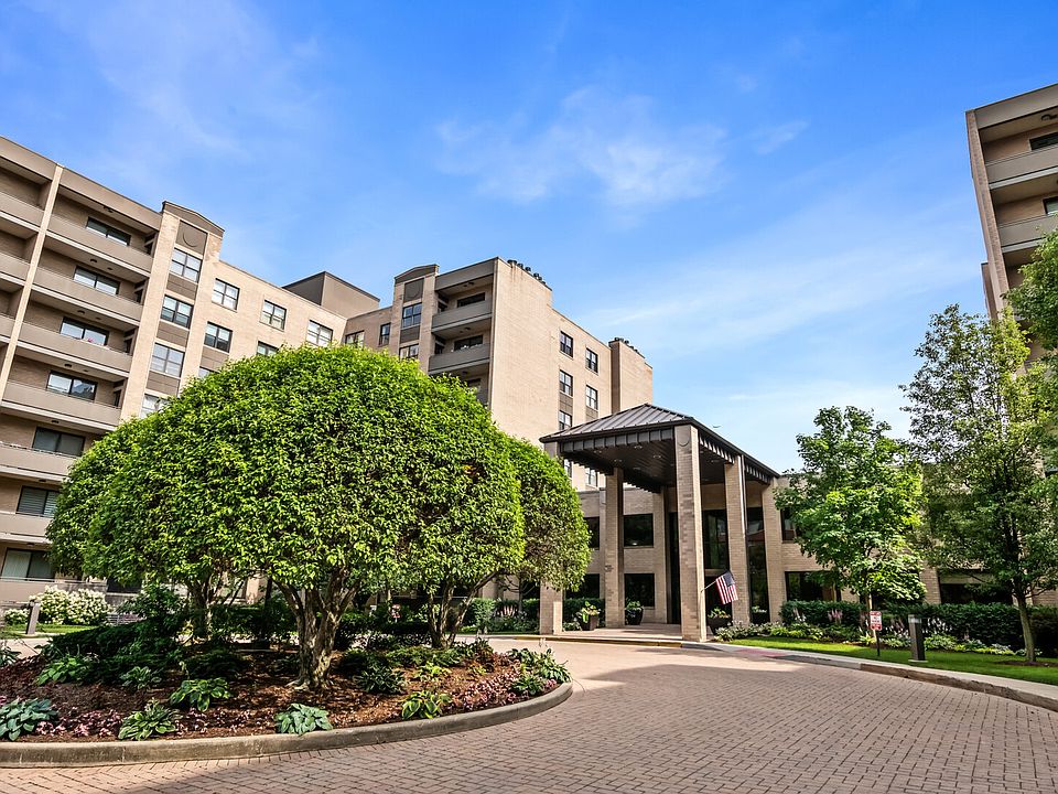 1st image of 4545 W Touhy Ave #325W