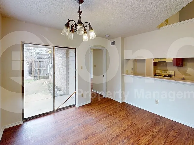 732 Versailles St — Photo 8