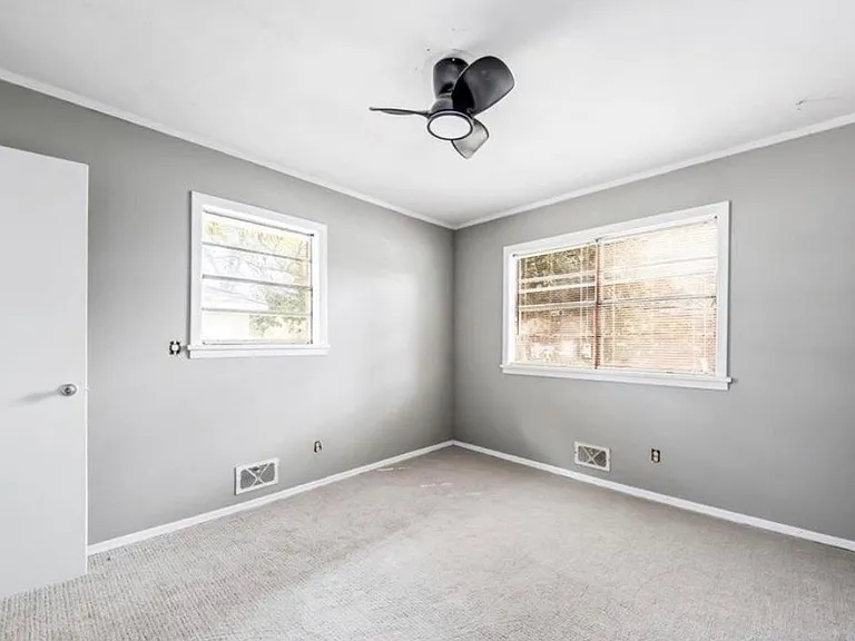 2363 Robin Hood Rd — Photo 14