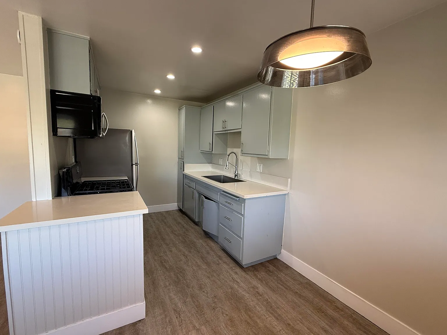 1 bed, 1.0 bath, $2,995 — Photo 2