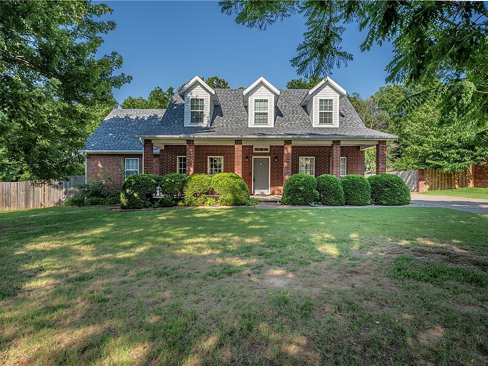 1st image of 1822 N Independence Pl