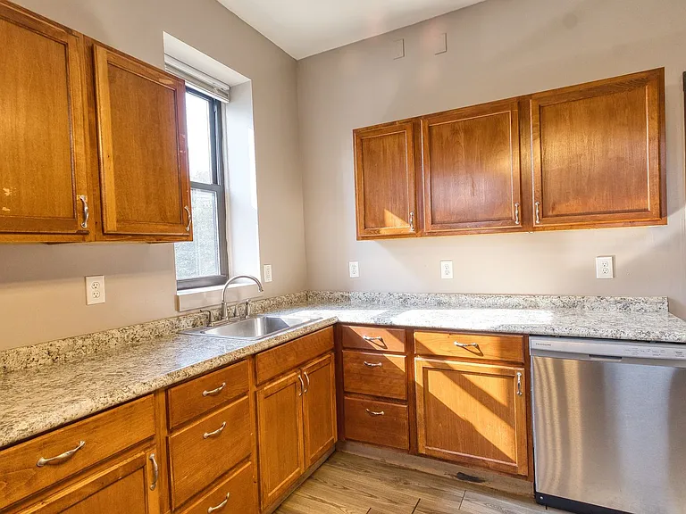 2303 Russell Blvd #1F — Photo 11