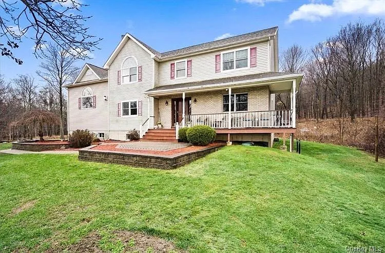 25 Round Hill Rd — Photo 4