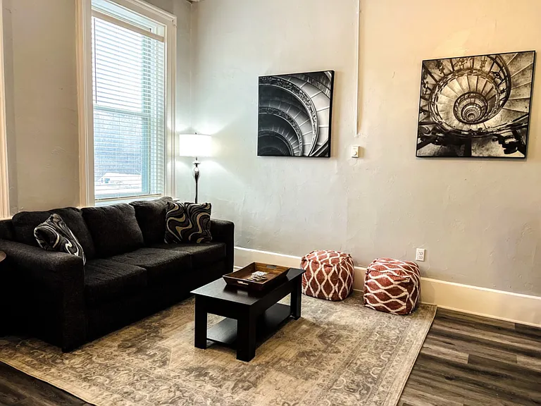 427 E Mill St #1 — Photo 5
