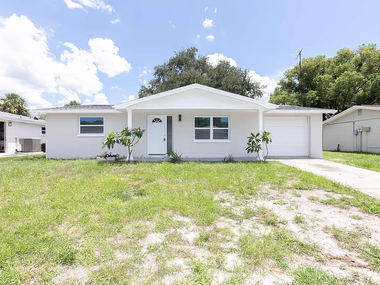 9026 Rainbow Ln — Photo 2