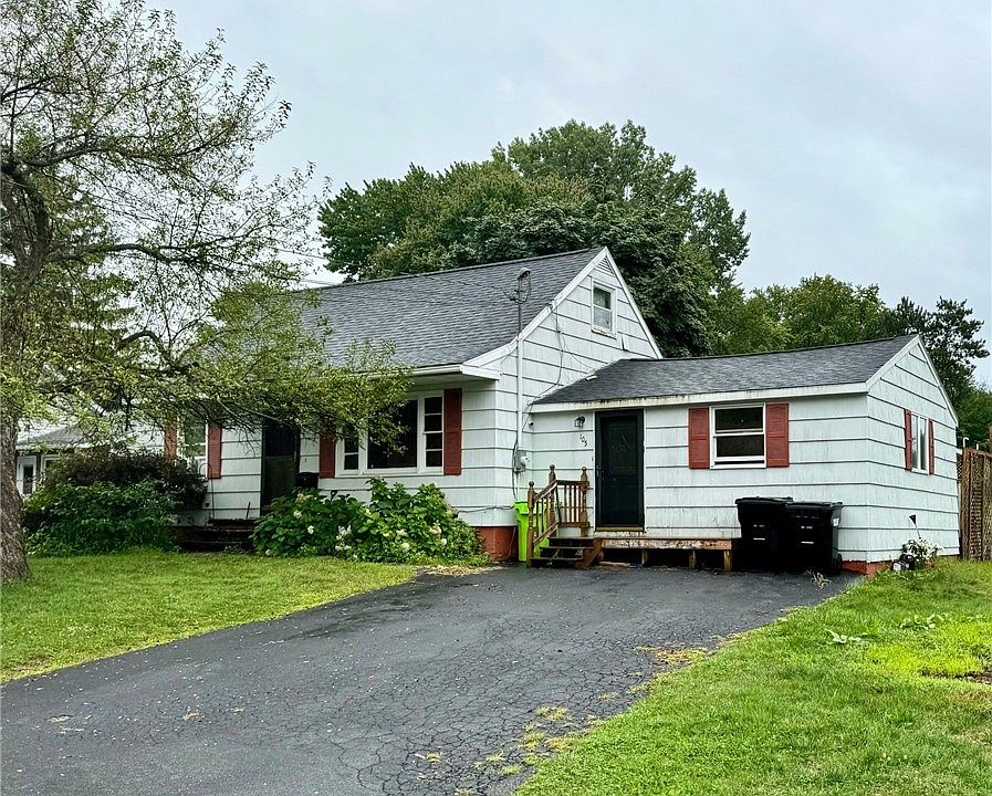 1st image of 105 Brooke Dr