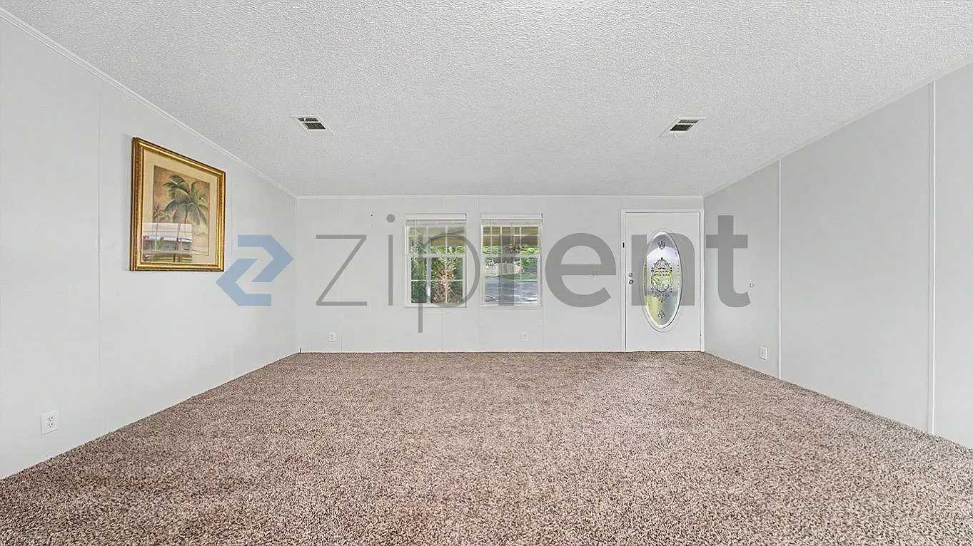 3 bed, 1296 sqft, $1,500 — Photo 1