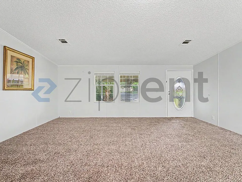 5841 SE 164th Ave