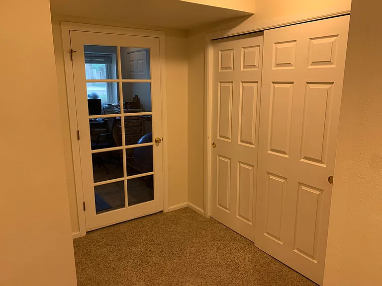 83 Mineola Ct — Photo 20