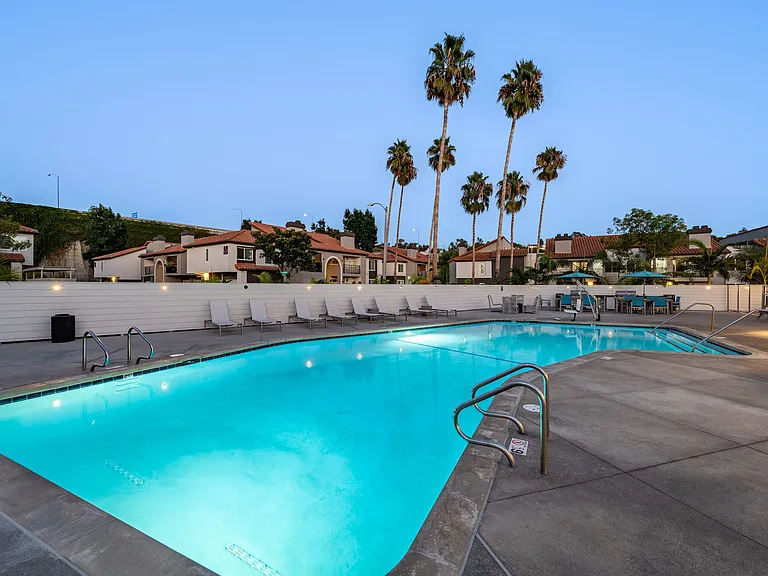 Laguna Gardens Apts. — Photo 20