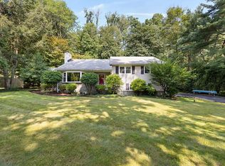 8 Brookfield Way, Morristown, NJ 07960