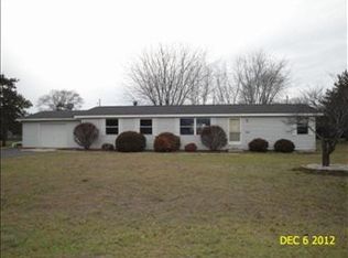 N6209 Hillcrest Rd, Pardeeville, WI 53954