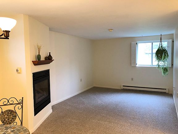 3rd image of 225 Watertree Dr #225