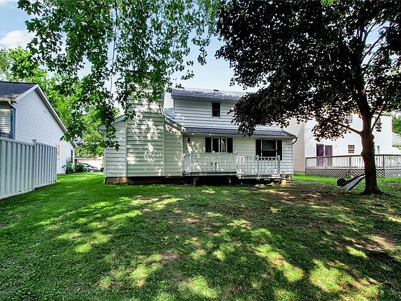 3rd image of 279 Brockmoore Dr
