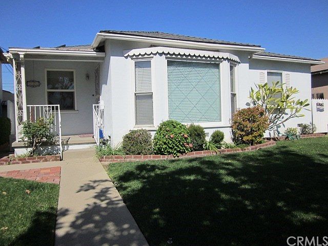 1st image of 221 Kensington Way