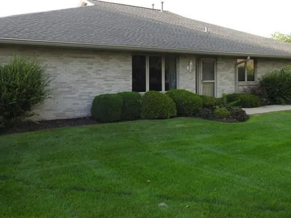 902 High Point Dr, Rockton, IL 61072