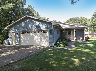 475 26th Avenue Ct, East Moline, IL 61244