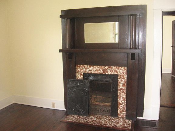 4th image of 124 W Oldham Ave