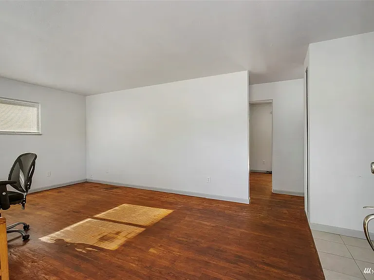 1326 Ivy Rd — Photo 2