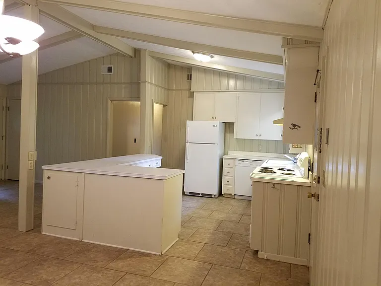 304 Tullahoma Dr — Photo 4