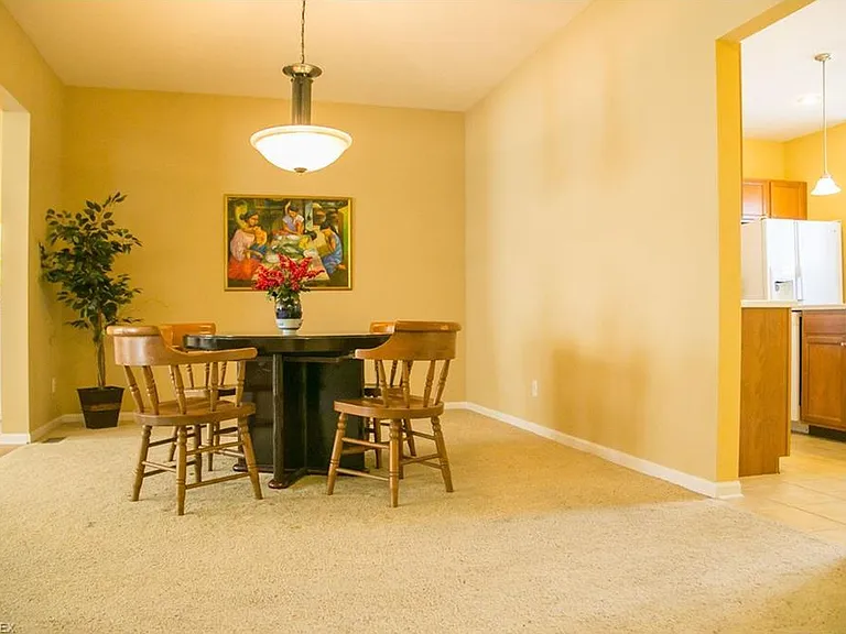 8430 Chester Pkwy — Photo 9