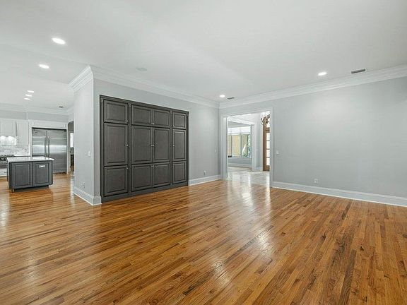 4th image of 9658 Deer Valley Dr