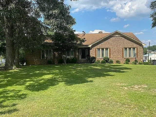 3823 Lake Oakdale Dr — Photo 4