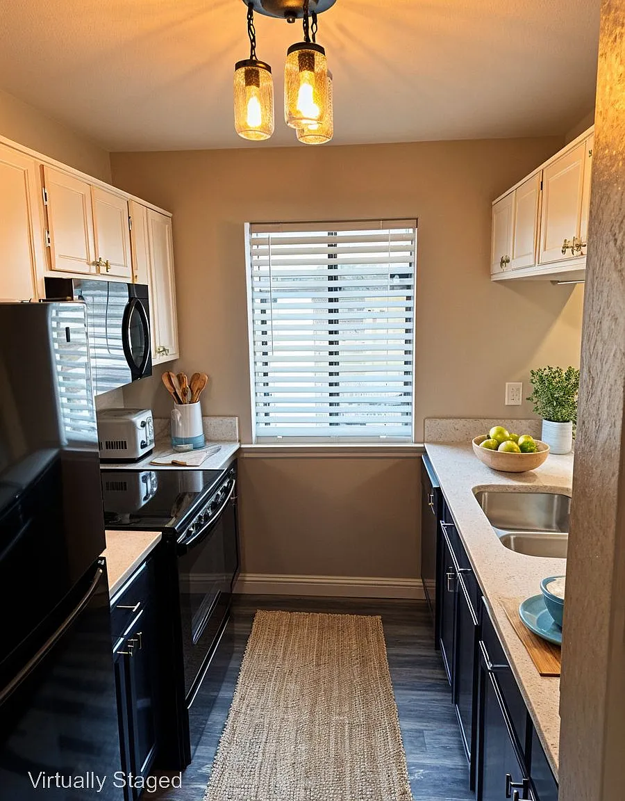 1 bed, 1.0 bath, 641 sqft, $1,070 — Photo 3