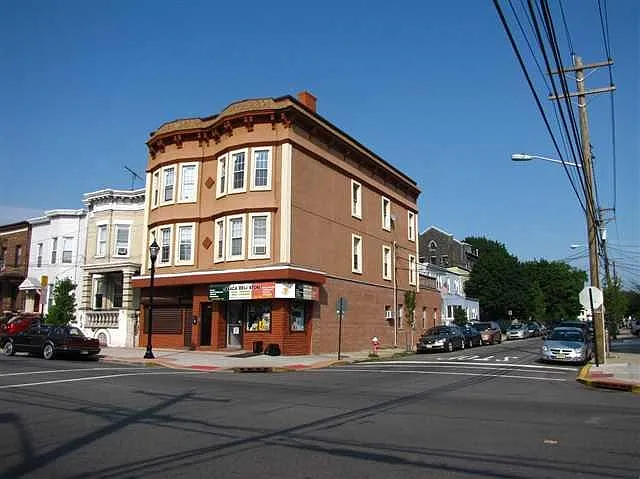 1300 Central Ave — Photo 6
