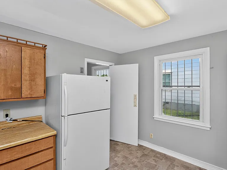 2423 Underwood St — Photo 3