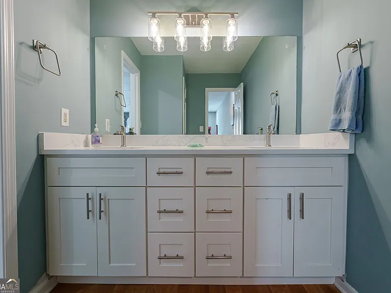 196 Avalon Dr — Photo 36