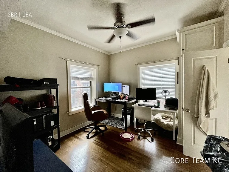 710 W 48th St #301 — Photo 9