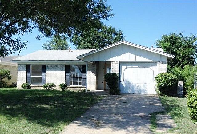 1st image of 501 Parker Cir