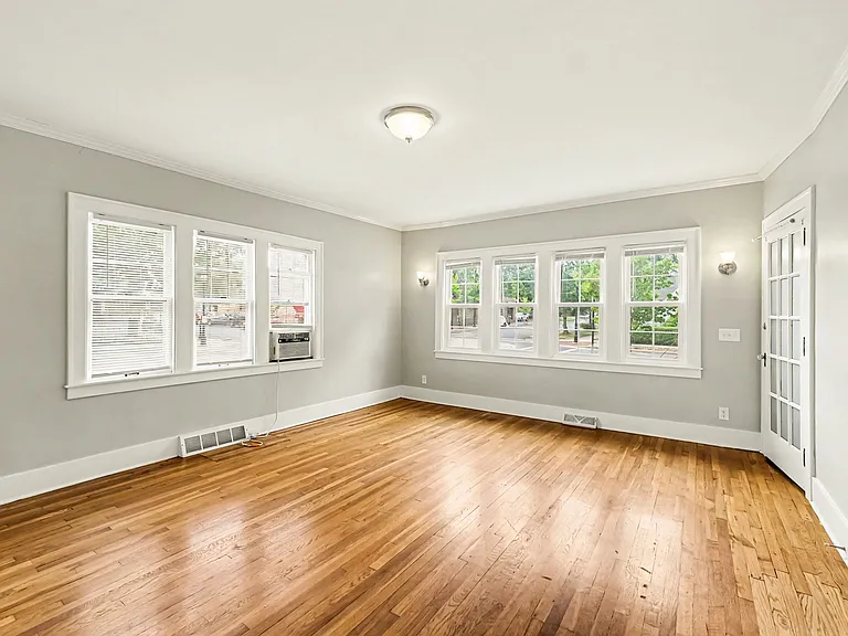 2125 Wealthy St SE #1 — Photo 8
