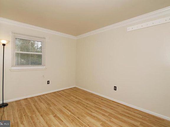 4th image of 14392 Surrydale Dr