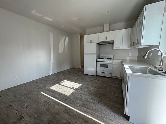 3rd image of 8633 1/2 Park St #A
