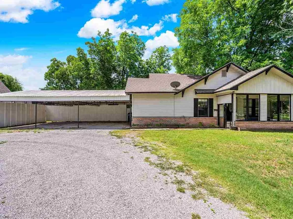 312 E Nevada St, Walters, OK 73572