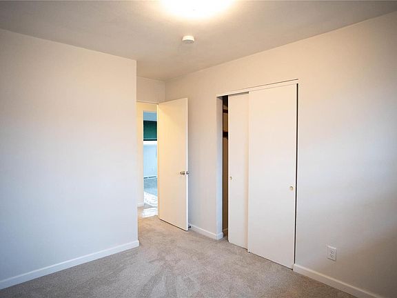 4th image of 2445 Pinehurst Dr