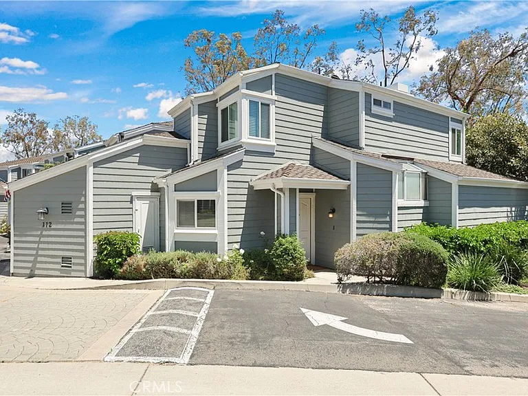 112 Santa Rosa Ct — Photo 1