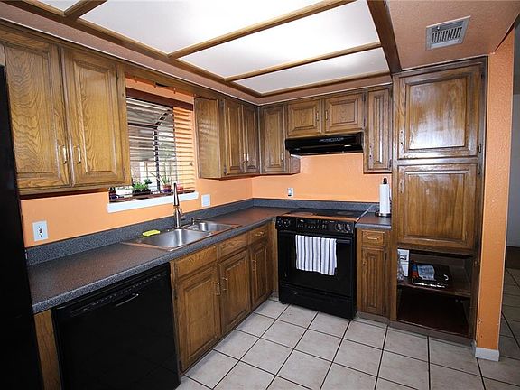 5th image of 206 Yorkshire Ct