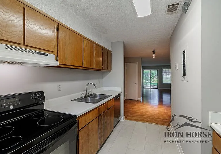 290 Appleby Dr #153 — Photo 4