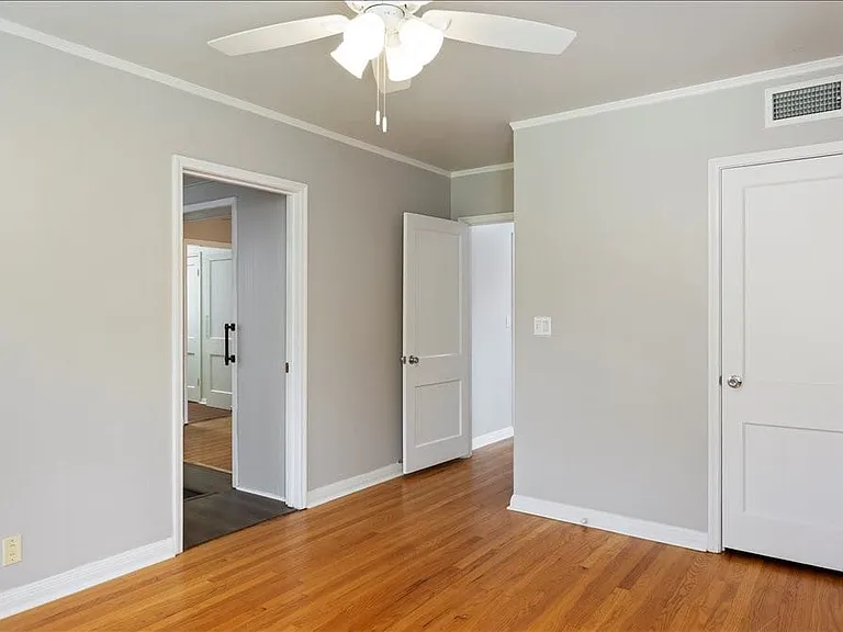 Different view of second bedroom.
