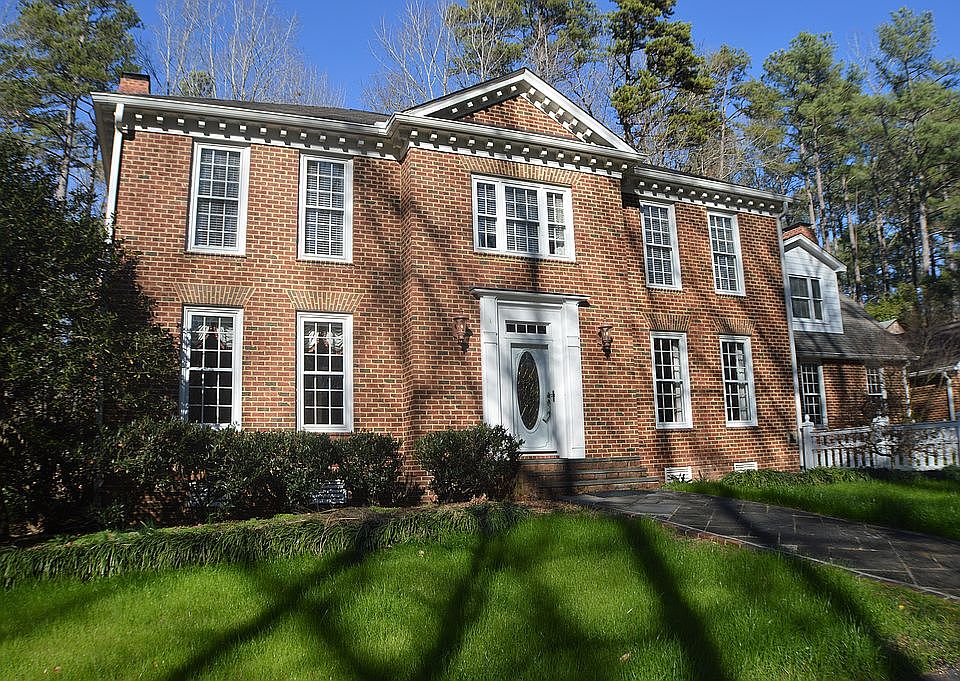 4527 sq ft solid brick